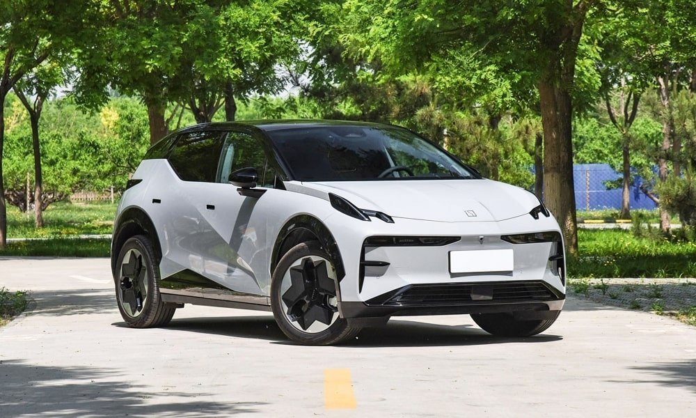 Zeekr X Core RWD (2025-…) вид спереди, передняя часть в три четверти, диагональ, экстерьер
