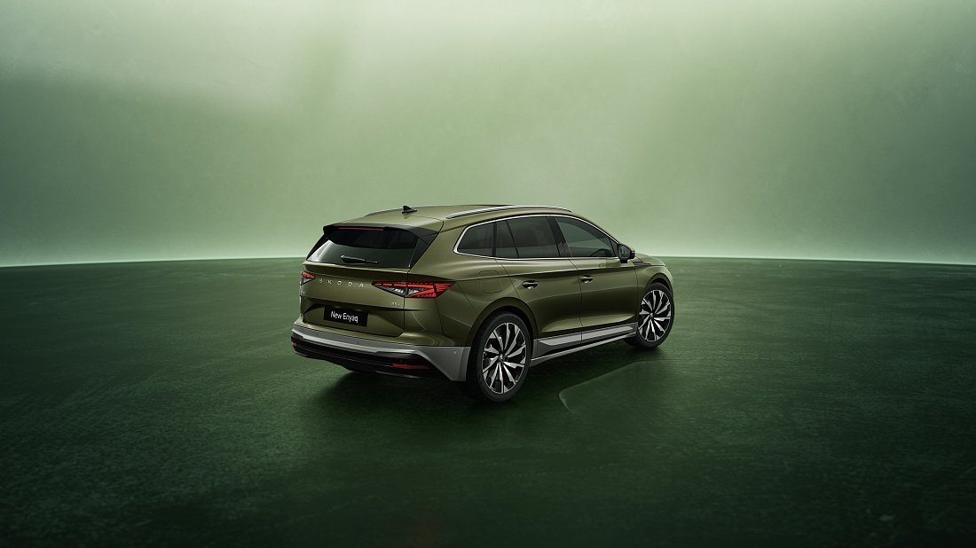 Škoda Enyaq 85 (2025-…) задняя часть в три четверти, вид в три четверти, диагональ, экстерьер