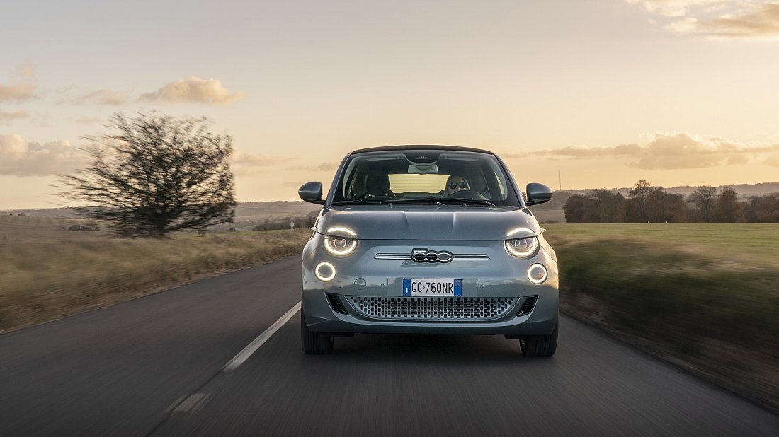 Fiat 500e Cabrio 24 kWh (2022-…) передняя часть, решетка радиатора, фары, бампер, экстерьер