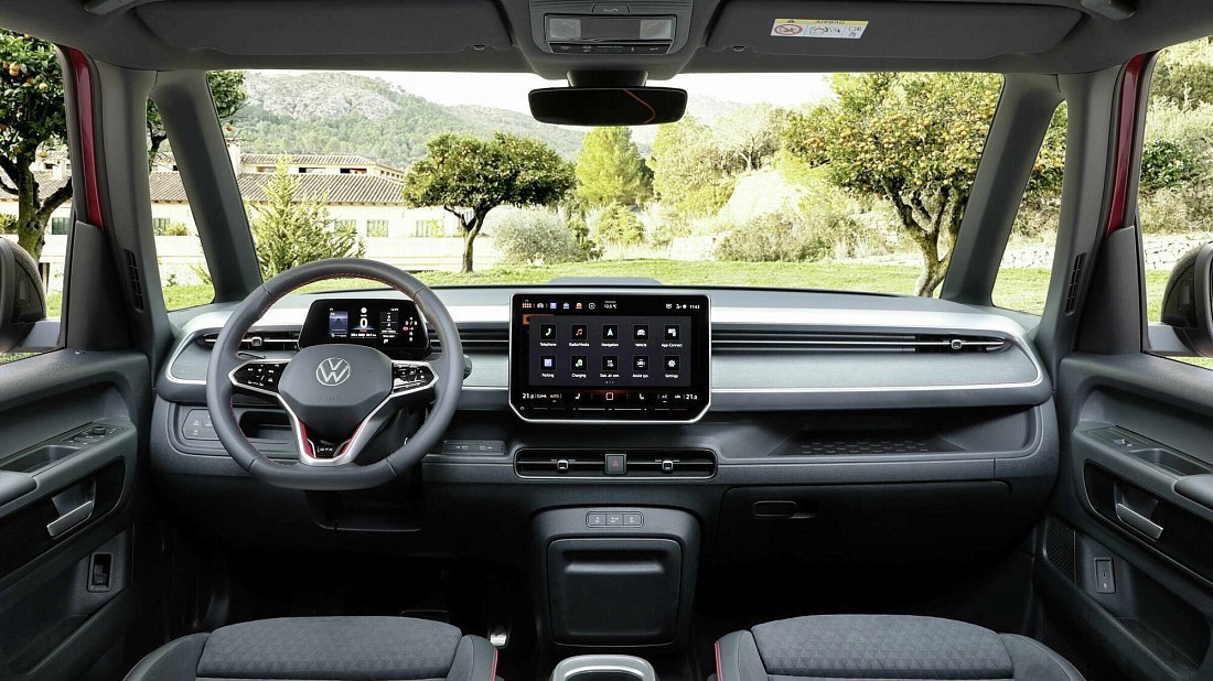 Volkswagen ID.Buzz Long GTX (2024-…) интерьер, переднее сиденье, водительское сиденье, приборная панель, рулевое колесо, информационно-развлекательная система, кокпит