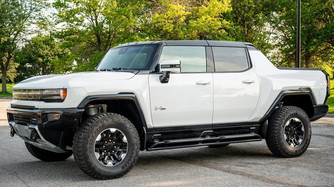 GMC Hummer EV Pickup 3X Extended Range (2021-…) вид спереди, спереди сбоку, по диагонали, экстерьер