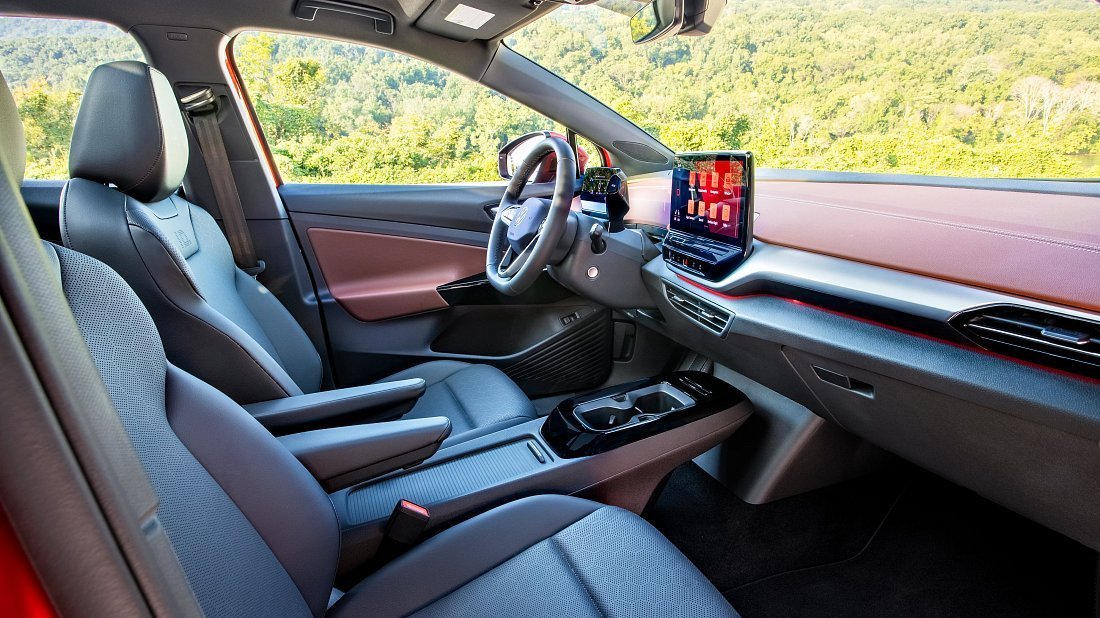 Volkswagen ID.4 AWD Pro (2021-2023) интерьер, переднее сиденье, водительское сиденье, приборная панель, рулевое колесо, информационно-развлекательная система, кокпит