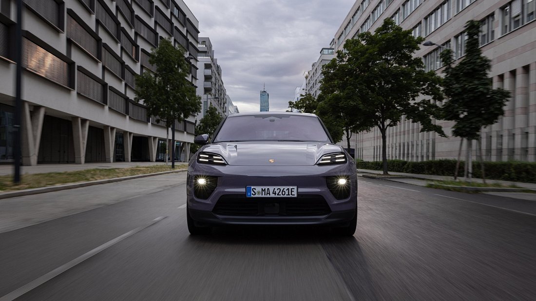 Porsche Macan 4S Electric (2024-…) передняя часть, решетка радиатора, фары, бампер, экстерьер