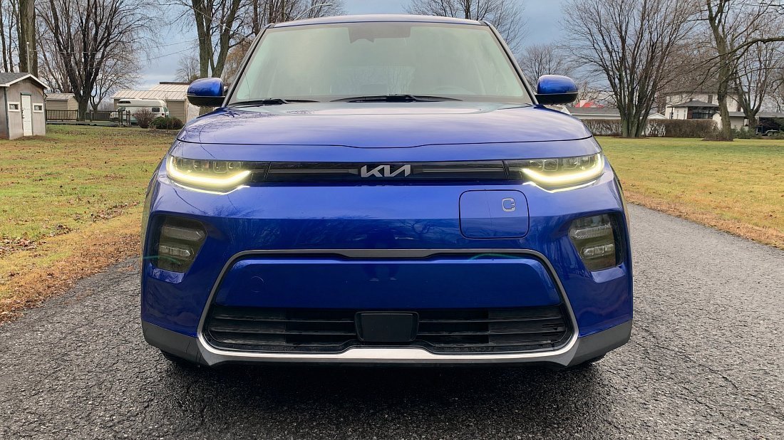 Kia Soul EV Standard Range (2020-…) передняя часть, решетка радиатора, фары, бампер, экстерьер