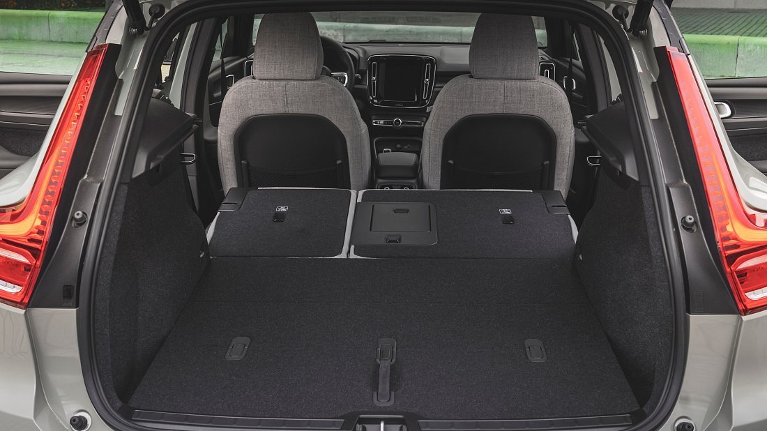 Фото Volvo XC40 Recharge (EX40) P8 AWD (2020-2021) разложенный багажник