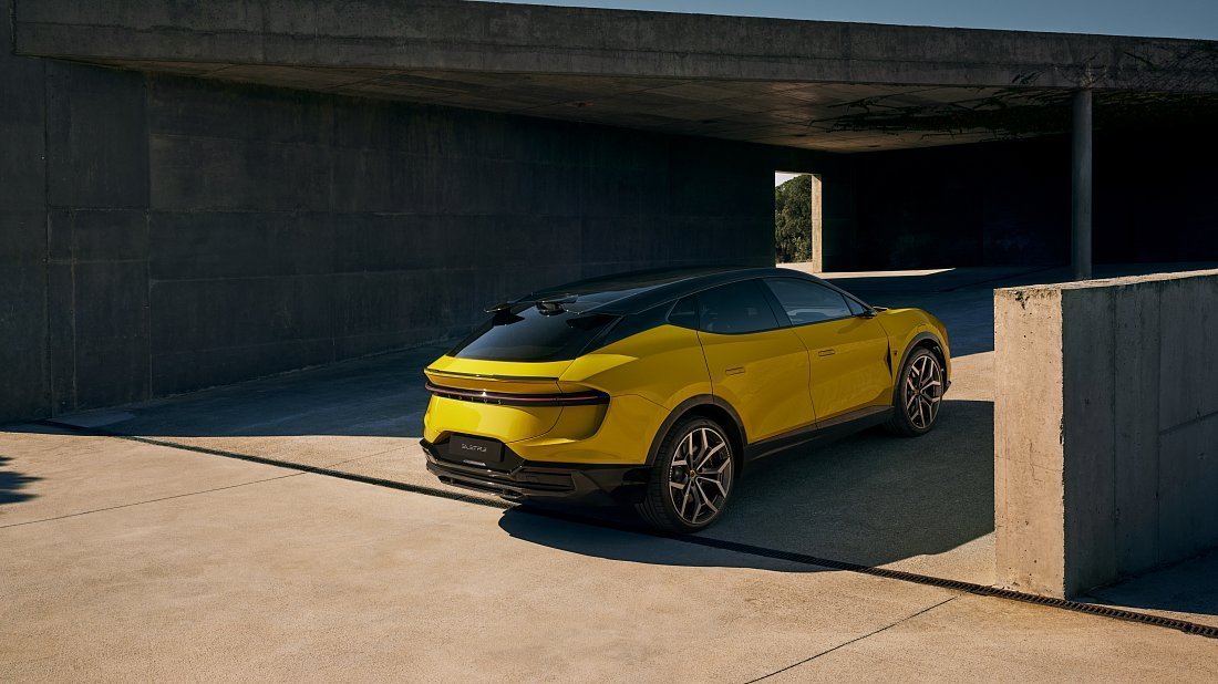 Lotus Eletre 600 (2023-…) задняя часть в три четверти, вид в три четверти, диагональ, экстерьер