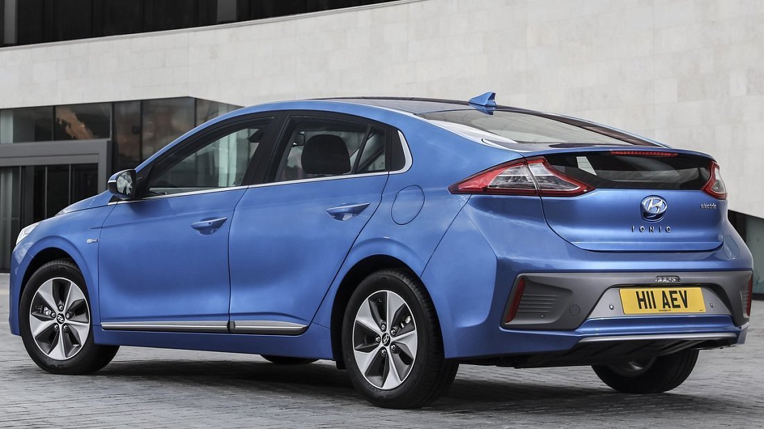 Фото Hyundai Ioniq Electric Gen 1 (2016-2019) задняя часть под углом