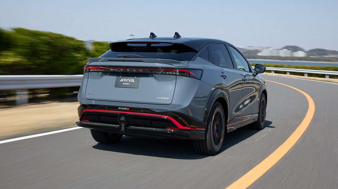 Фото Nissan Ariya 87 kWh e-4ORCE AWD Nismo (2024-…) задняя часть под углом