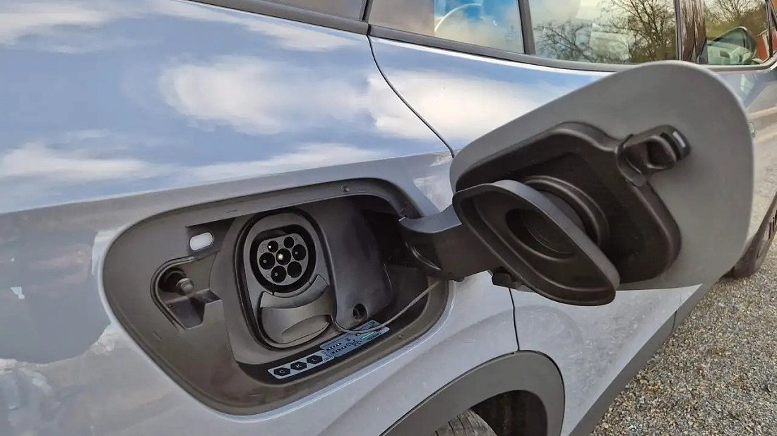 Фото Volkswagen ID.5 Pure (2024-…) порт для зарядки (Европа)