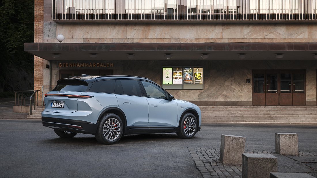 NIO EL6 Standard Range (2023-…) задняя часть в три четверти, вид в три четверти, диагональ, экстерьер