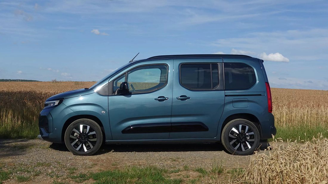 Фото Opel Combo Electric Life 52 kWh (2024-...) вид сбоку