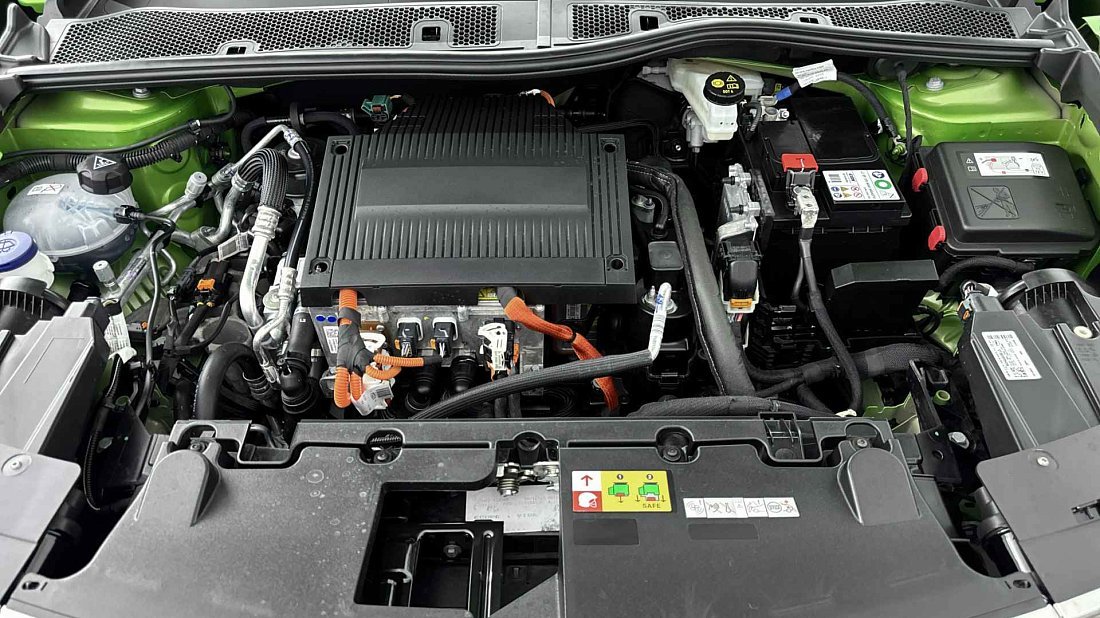 Opel Mokka Electric 54 kWh (2023-…) передний багажник (frunk), под капотом, место для хранения, груз, вместимость, дополнительное пространство