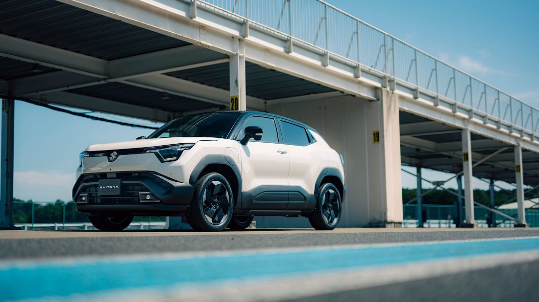 Фото Suzuki e Vitara 49 kWh FWD (2025-…) вид спереди, экстерьер