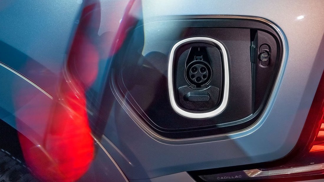 Cadillac Escalade IQ First Edition (2024-…) порт для зарядки (США), зарядка, разъем, штекер, коннектор