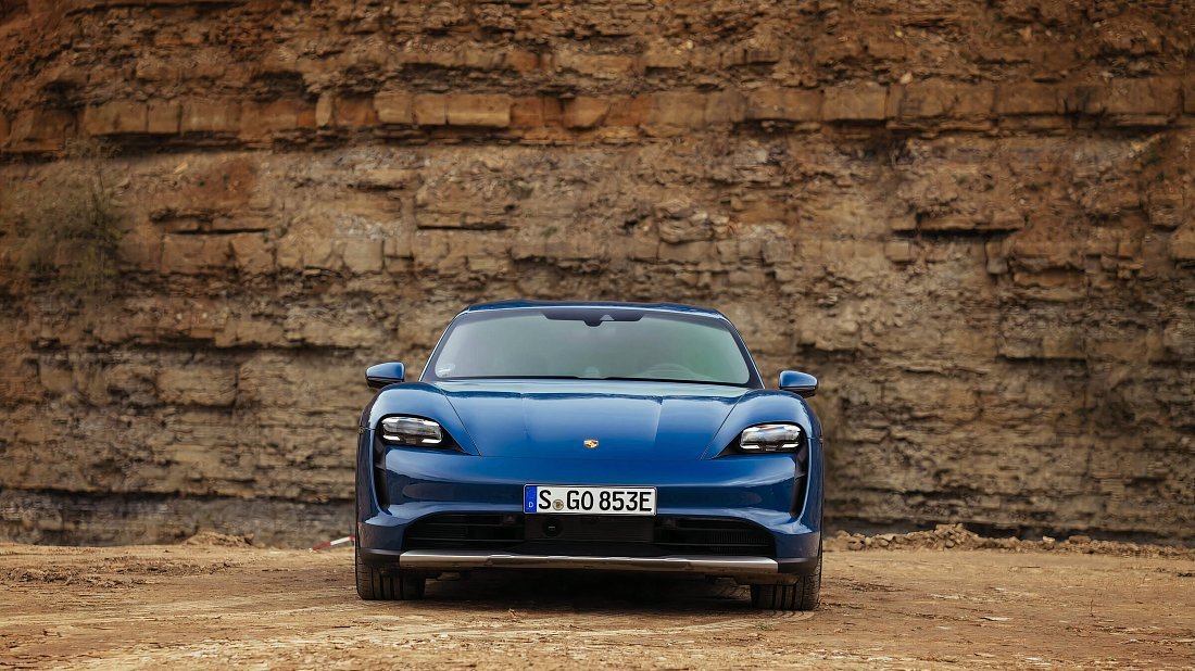 Porsche Taycan 4 Cross Turismo (2021-2024) передняя часть, решетка радиатора, фары, бампер, экстерьер