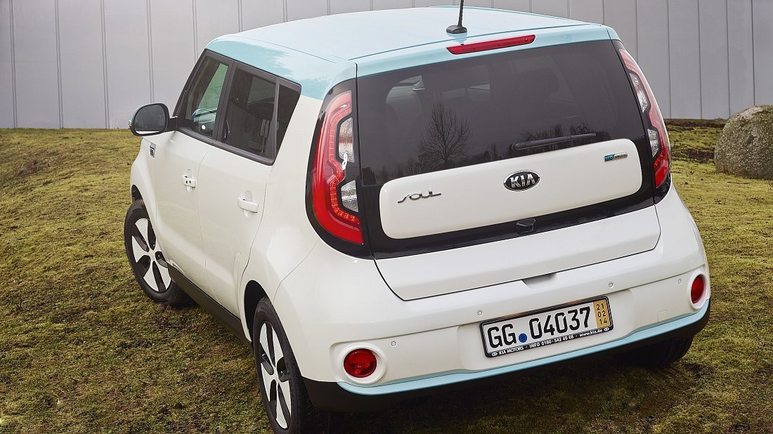 Kia Soul EV (2014-2017) задняя часть в три четверти, вид в три четверти, диагональ, экстерьер