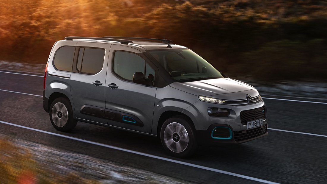 Citroën e-Berlingo XL 50 kWh (2021-…) вид спереди, спереди сбоку, по диагонали, экстерьер