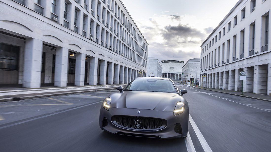 Maserati GranTurismo Folgore (2024-…) передняя часть, решетка радиатора, фары, бампер, экстерьер