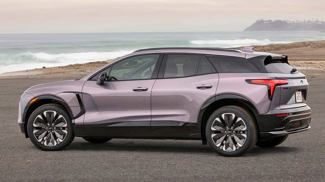 Chevrolet Blazer EV FWD (2025-…) вид сбоку, силуэт, двери, колеса, экстерьер