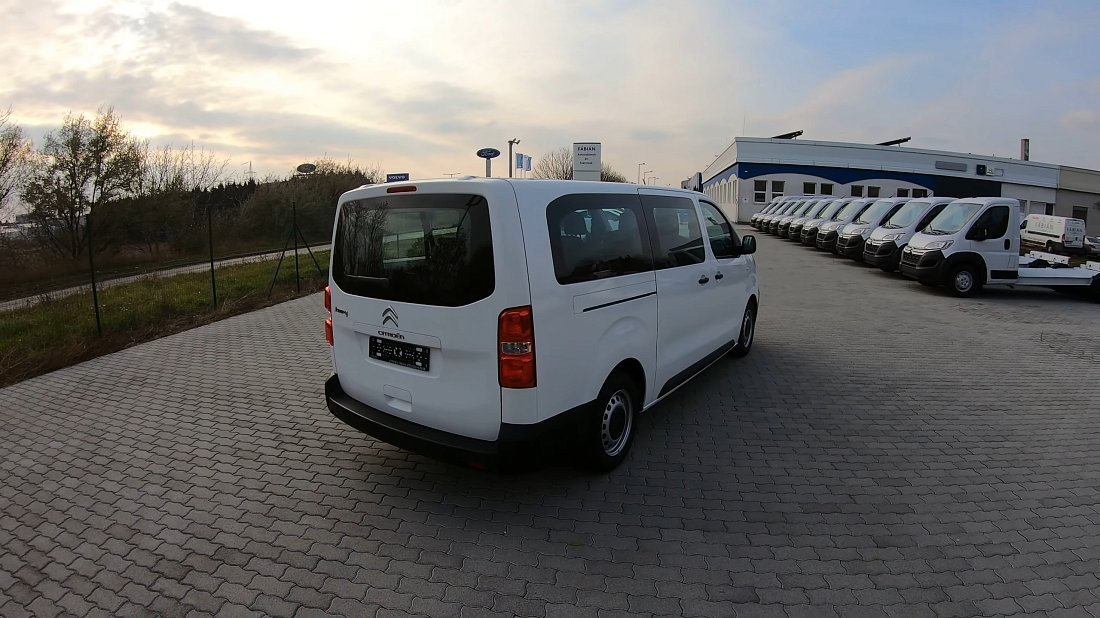 Citroën e-Jumpy Combi M 75 kWh (2020-2024) задняя часть в три четверти, вид в три четверти, диагональ, экстерьер
