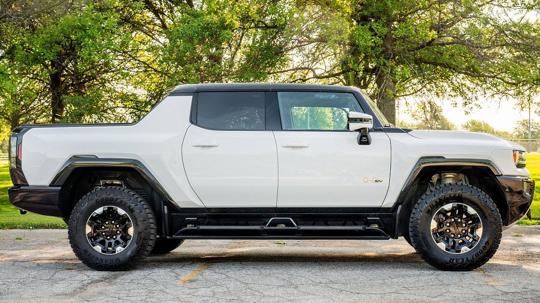 GMC Hummer EV Pickup 3X Extended Range (2021-…) вид сбоку, силуэт, двери, колеса, экстерьер