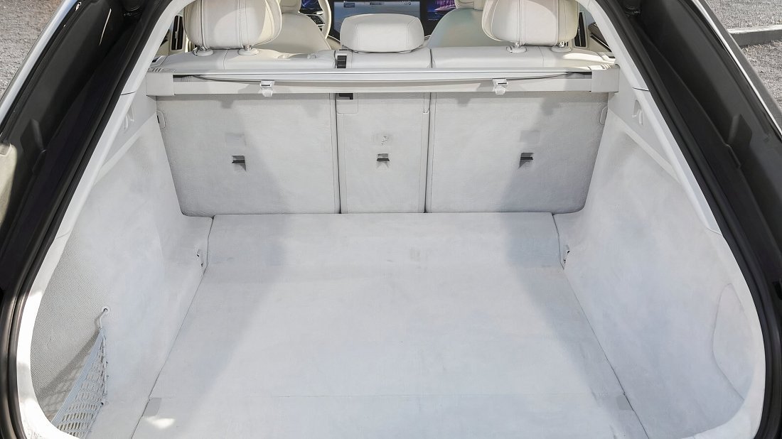 Mercedes EQS 580 4MATIC (2024-…) багажник, сиденья подняты, грузовое пространство, объем багажника, вместимость багажника, место для хранения