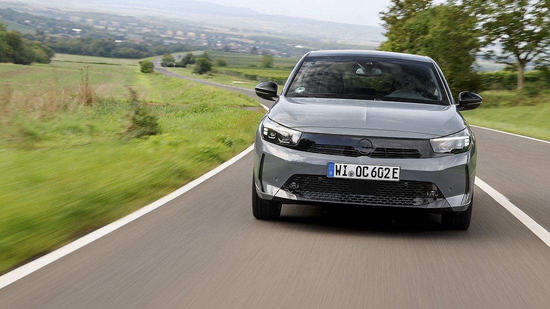 Фото Opel Corsa Electric 54 kWh (2025-…) вид спереди
