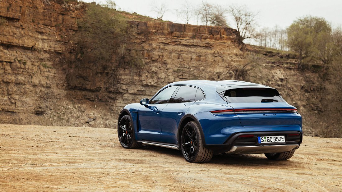Porsche Taycan 4 Cross Turismo (2021-2024) задняя часть в три четверти, вид в три четверти, диагональ, экстерьер