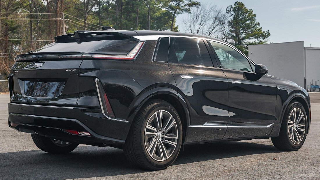 Фото Cadillac Lyriq RWD (2022-…) задняя часть под углом