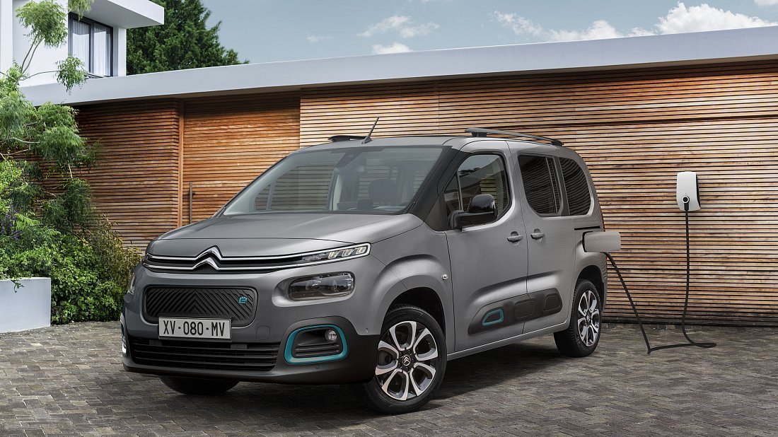 Citroën e-Berlingo XL 50 kWh (2021-2024) вид спереди, спереди сбоку, по диагонали, экстерьер
