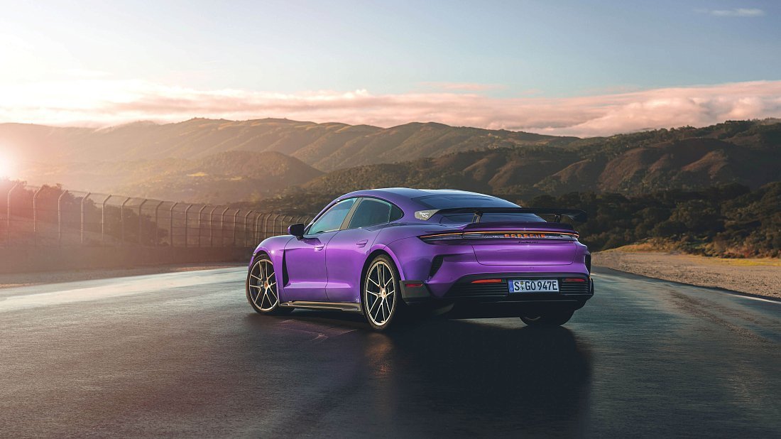 Porsche Taycan Turbo GT Weissach Package (2024-…) задняя часть в три четверти, вид в три четверти, диагональ, экстерьер