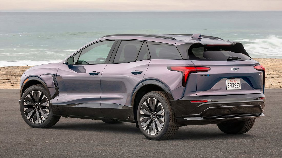Chevrolet Blazer EV FWD (2025-…) задняя часть в три четверти, вид в три четверти, диагональ, экстерьер