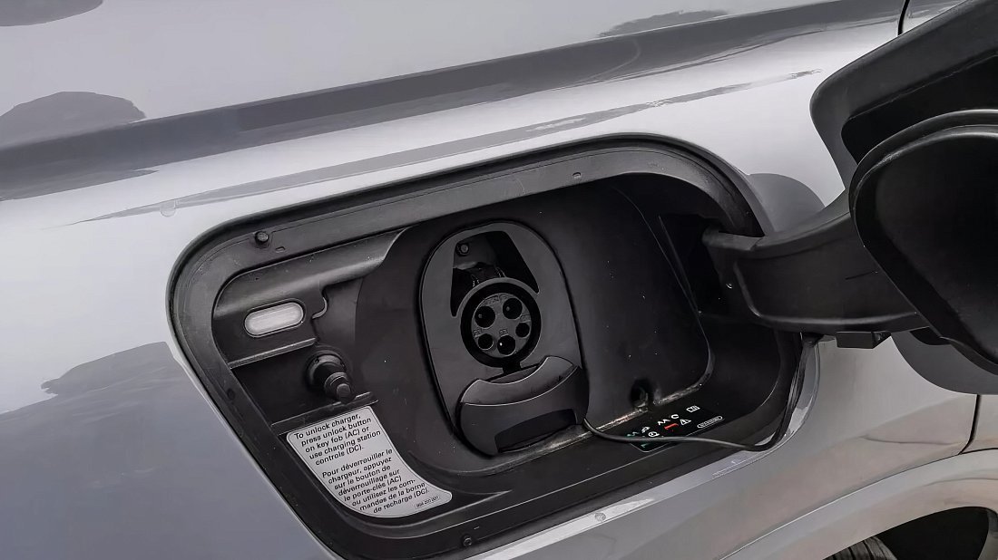 Audi Q4 e-tron 35 (2024-...) порт для зарядки (США), зарядка, разъем, штекер, коннектор