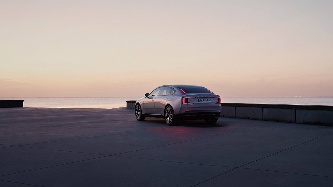 Volvo ES90 Twin Motor Performance (2025-…) задняя часть в три четверти, вид в три четверти, диагональ, экстерьер