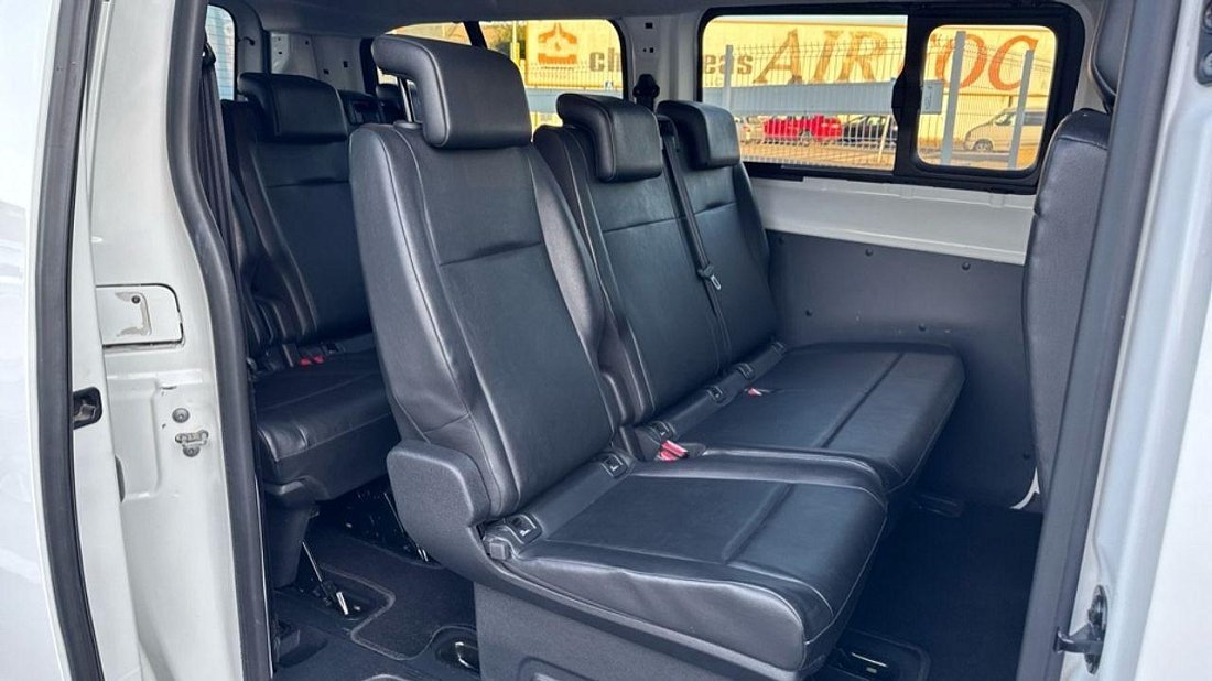 Peugeot e-Expert Combi Standard 75 kWh (2021-2024) задние сиденья, пассажирские сиденья, пространство для ног, пространство над головой, интерьер