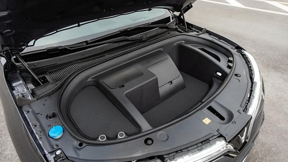 VinFast VF 8 Eco (2023-2024) передний багажник (frunk), под капотом, место для хранения, груз, вместимость, дополнительное пространство