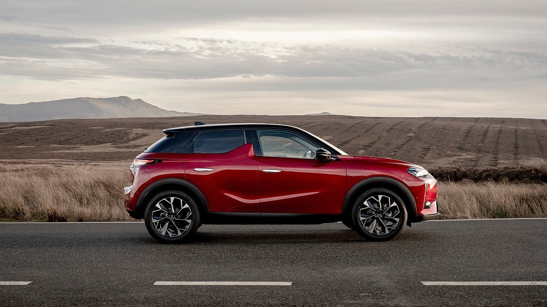 DS 3 E-Tense (2022-…) вид сбоку, силуэт, двери, колеса, экстерьер