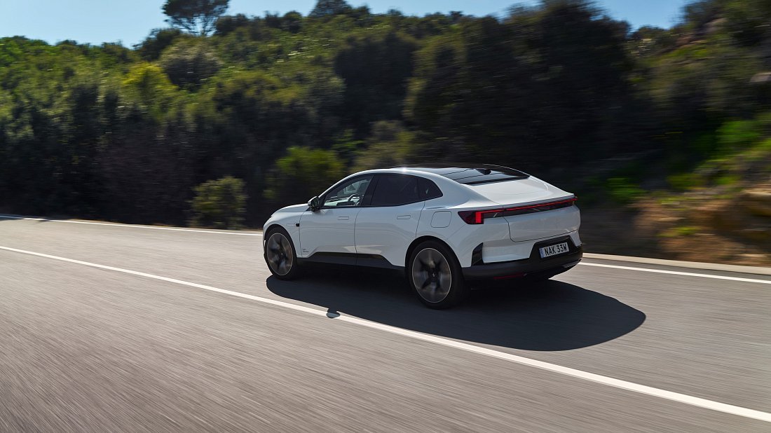 Polestar 4 Long Range Single Motor (2024-…) задняя часть в три четверти, вид в три четверти, диагональ, экстерьер