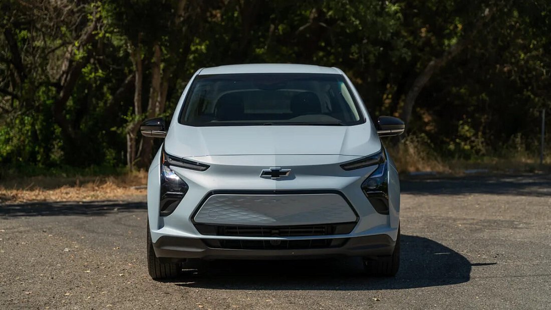 Chevrolet Bolt EV Gen 3 (2022-2023) передняя часть, решетка радиатора, фары, бампер, экстерьер