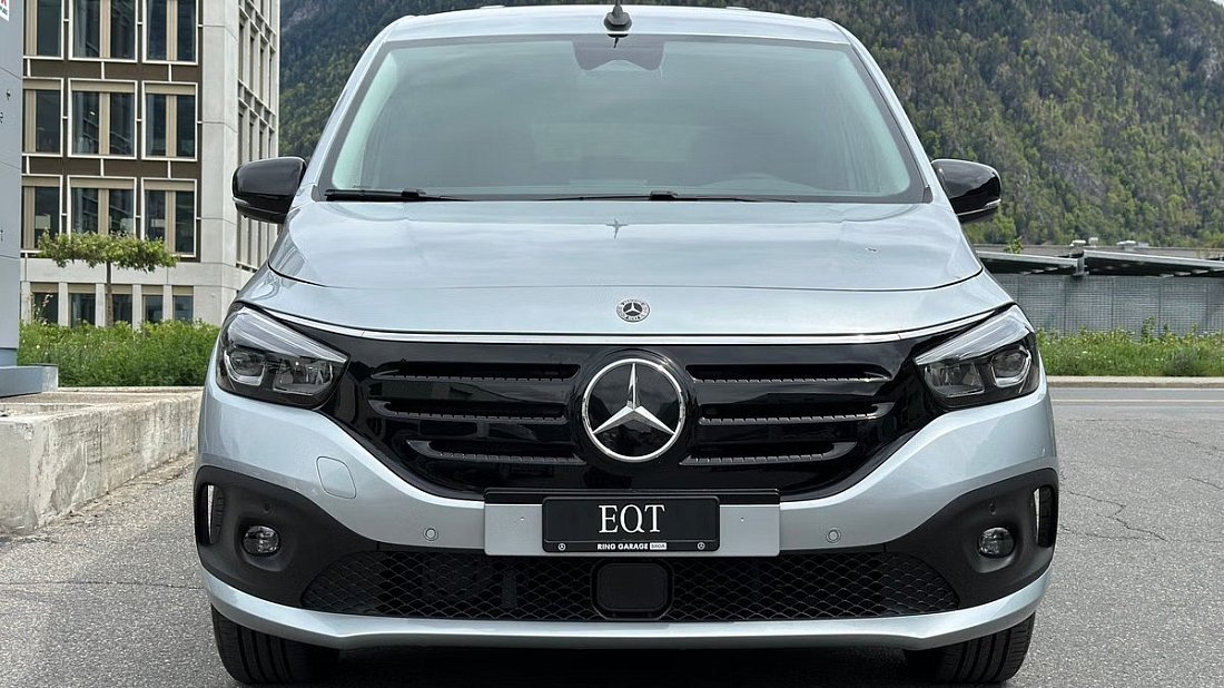 Mercedes EQT 200 Standard (2023-…) передняя часть, решетка радиатора, фары, бампер, экстерьер
