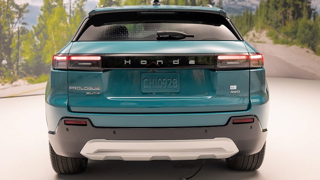 Honda Prologue FWD (2025-...) вид сзади, задние фонари, багажник, спойлер, эмблема, бампер, экстерьер
