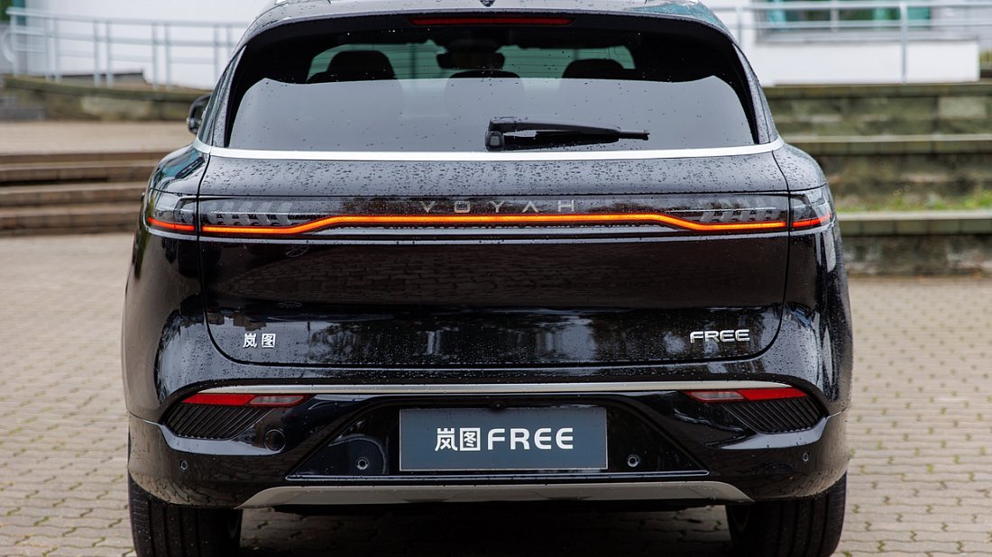 Voyah Free Electric Long Range (2022-...) вид сзади, задние фонари, багажник, спойлер, эмблема, бампер, экстерьер
