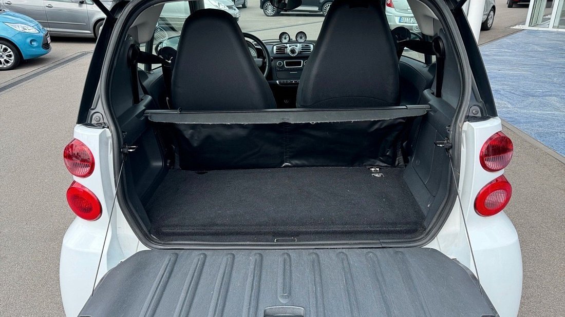 Smart Electric Drive fortwo coupe (2012-2016) багажник, сиденья подняты, грузовое пространство, объем багажника, вместимость багажника, место для хранения
