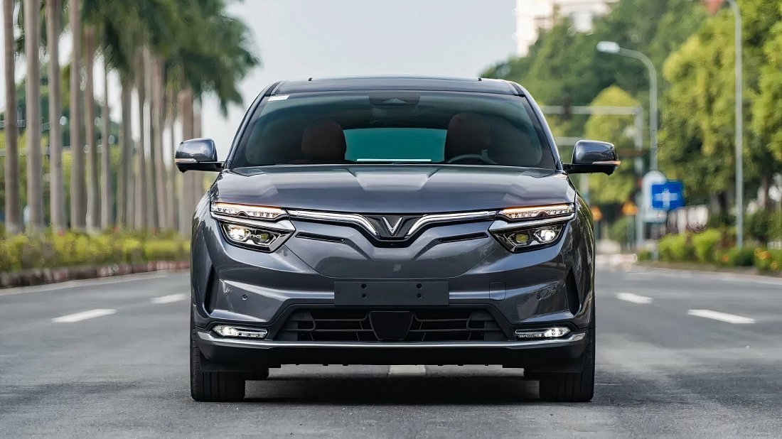 VinFast VF 8 Plus (2024-…) передняя часть, решетка радиатора, фары, бампер, экстерьер