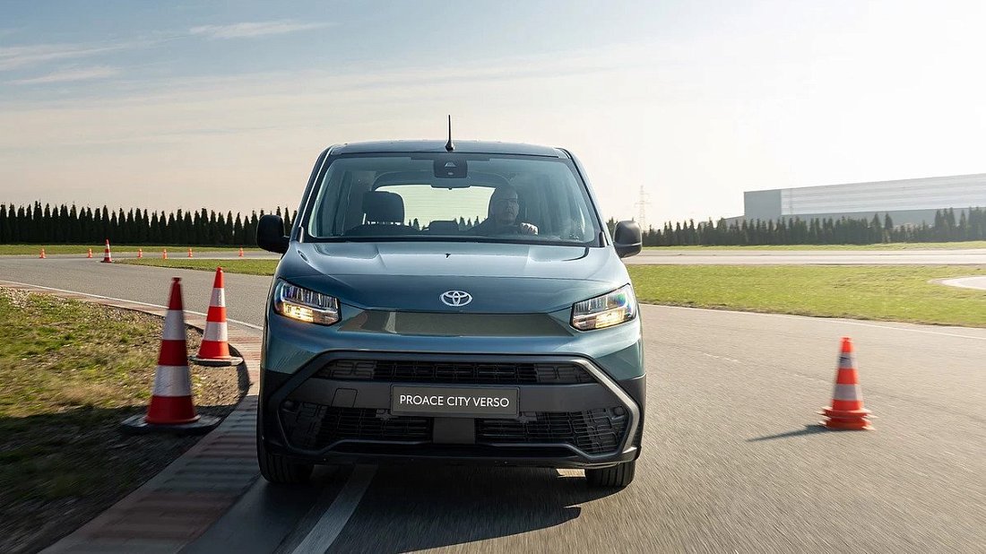 Toyota Proace City Verso Electric L2 52 kWh (2024-...) передняя часть, решетка радиатора, фары, бампер, экстерьер