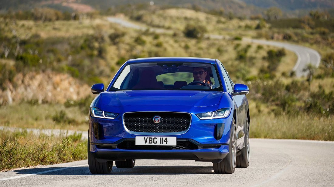 Jaguar I-Pace EV320 (2020-2024) передняя часть, решетка радиатора, фары, бампер, экстерьер