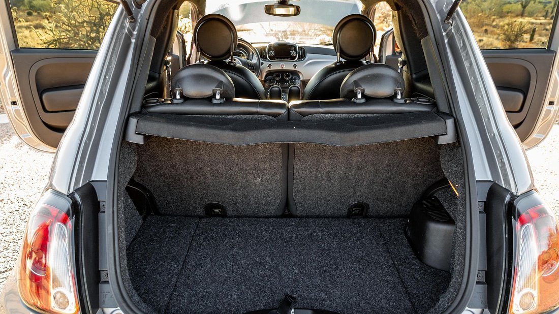 Fiat 500e Hatchback 24 kWh (2013-2019) багажник, сиденья подняты, грузовое пространство, объем багажника, вместимость багажника, место для хранения
