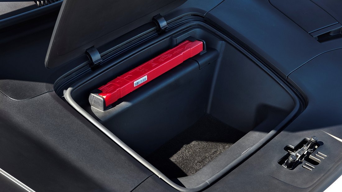 Polestar 4 Long Range Dual Motor (2024-…) передний багажник (frunk), под капотом, место для хранения, груз, вместимость, дополнительное пространство