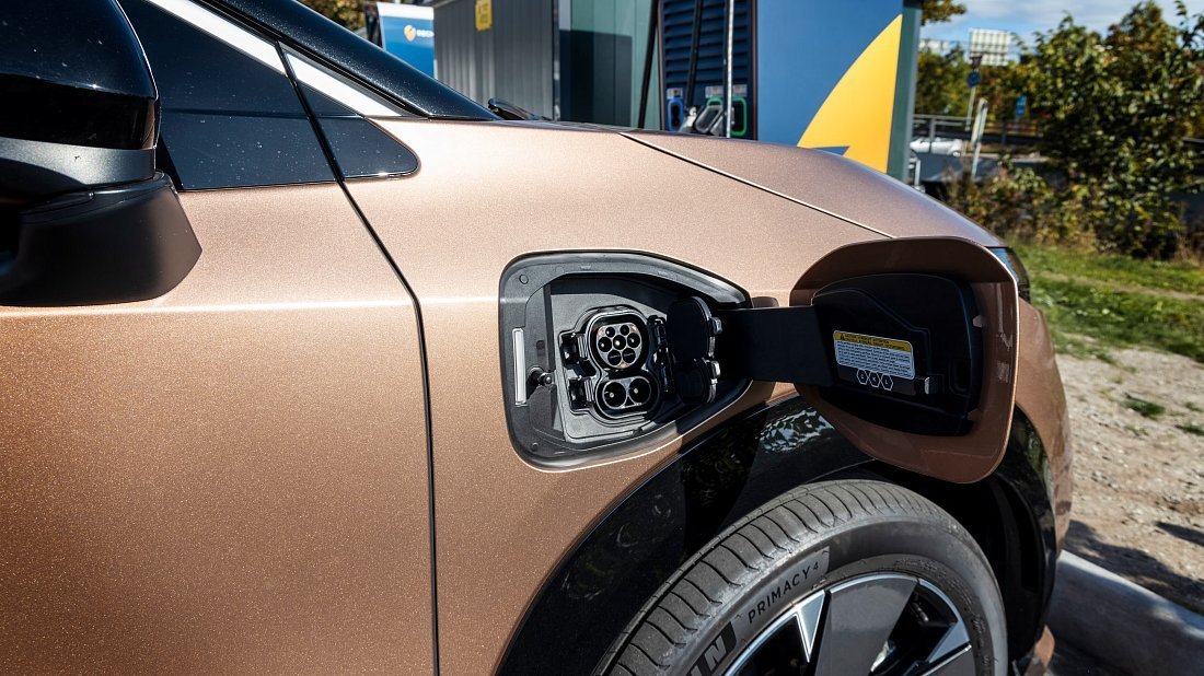 Nissan Ariya 63 kWh FWD (2021-…) порт для зарядки (Европа), зарядка, разъем, штекер, коннектор