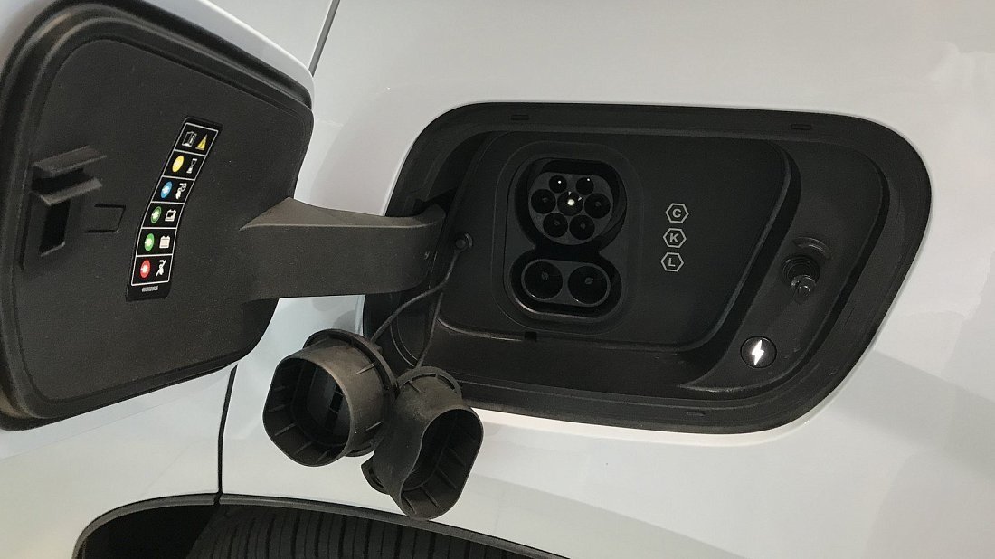 Volvo EX30 Twin Motor Performance (2023-…) порт для зарядки (Европа), зарядка, разъем, штекер, коннектор